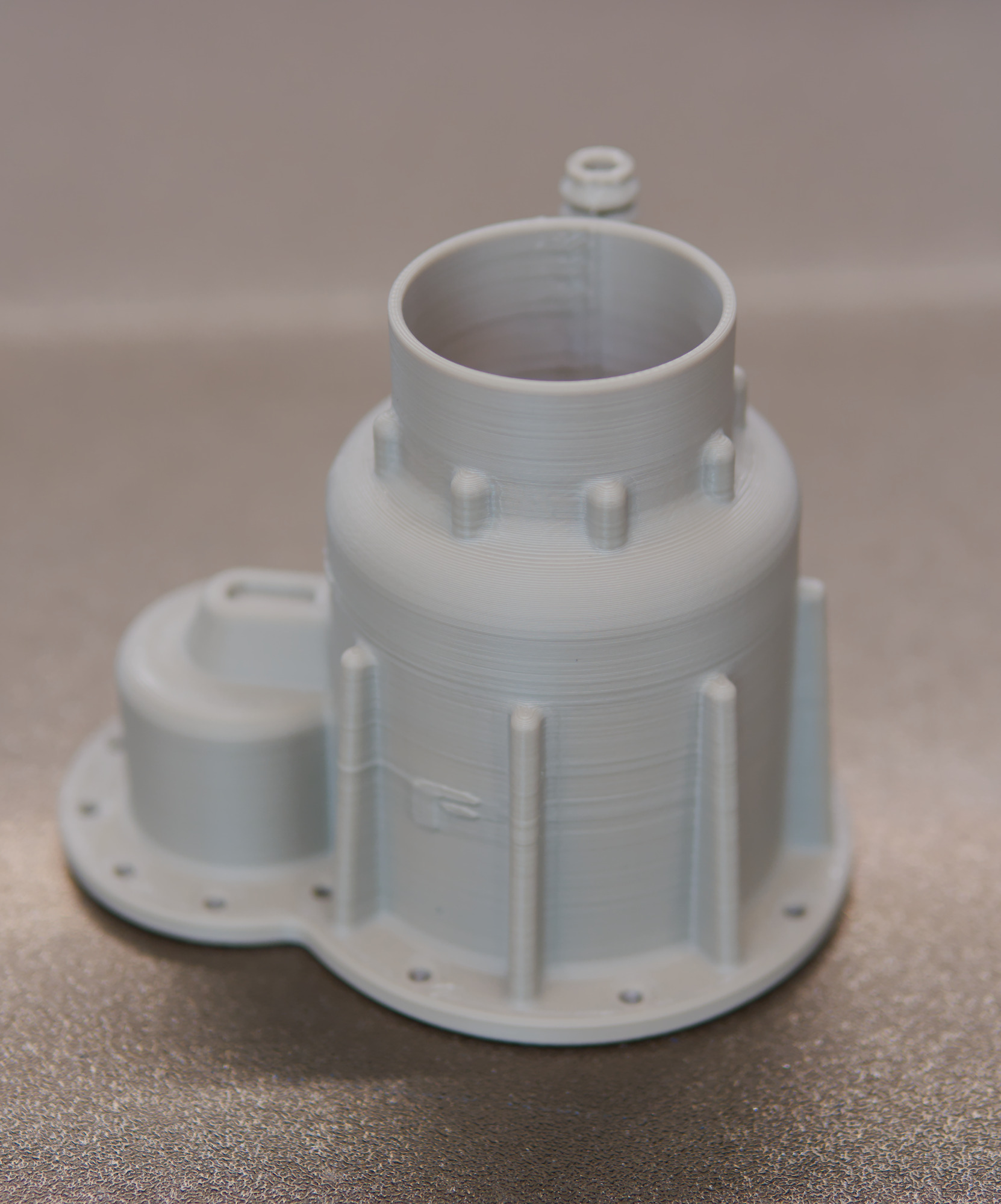 Bauteil aus Hochleistungspolymer, gefertigt auf dem TrueFormer 600