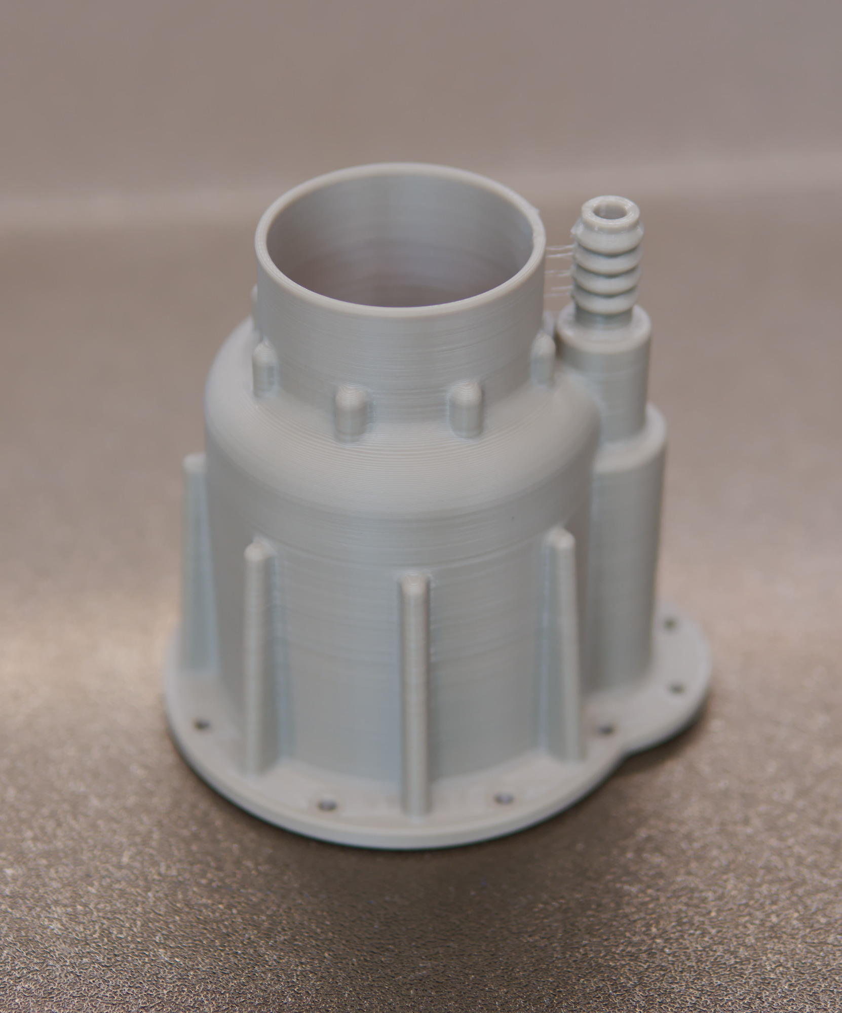 Manifold aus PEEK (Seitenansicht), gefertigt auf dem TrueFormer 600