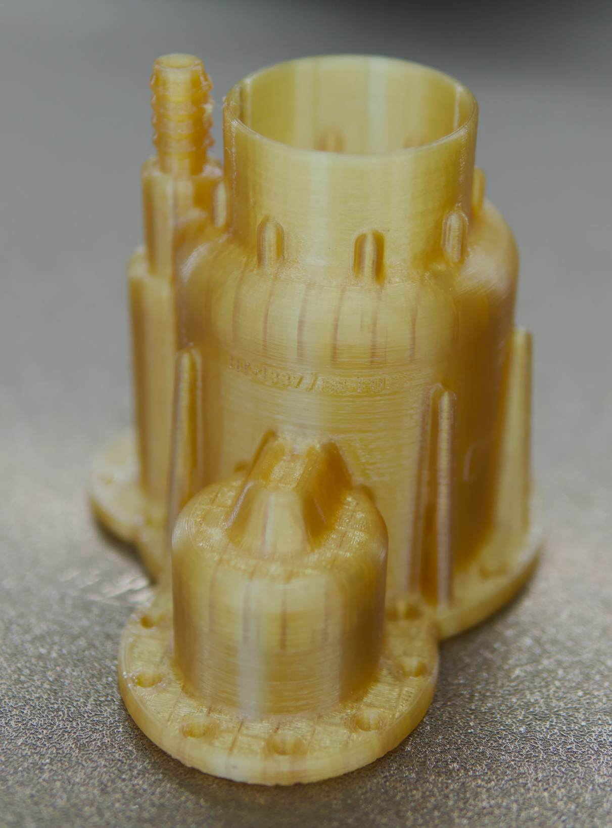 Bauteil aus ULTEM 1010, gefertigt auf dem TrueFormer 600