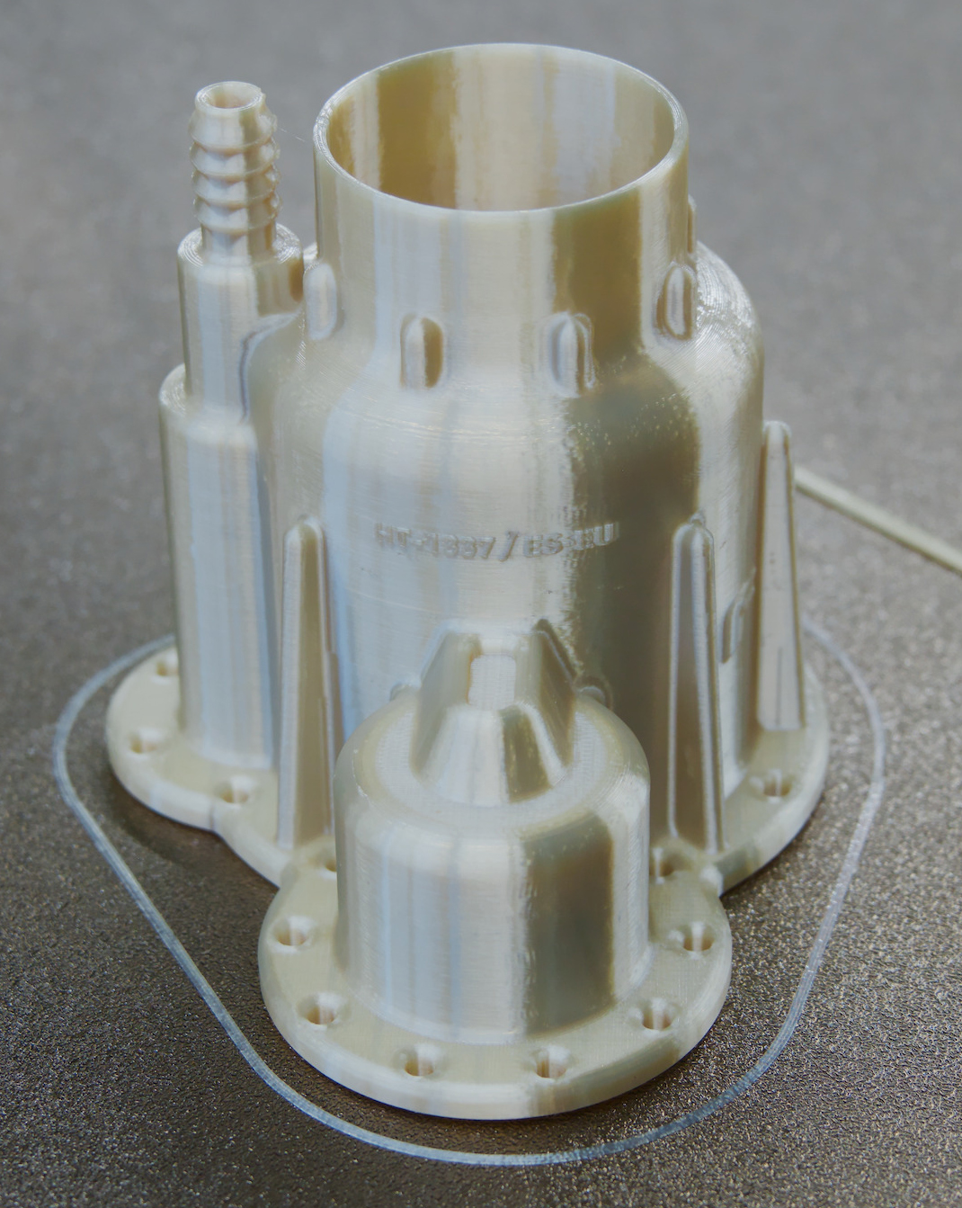 Bauteil aus ULTEM 9085, gefertigt auf dem TrueFormer 600